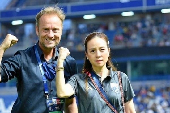 Rộ tin đồn Madam Pang bị HLV Polking làm bẽ mặt, nữ Đại gia lập tức lên tiếng