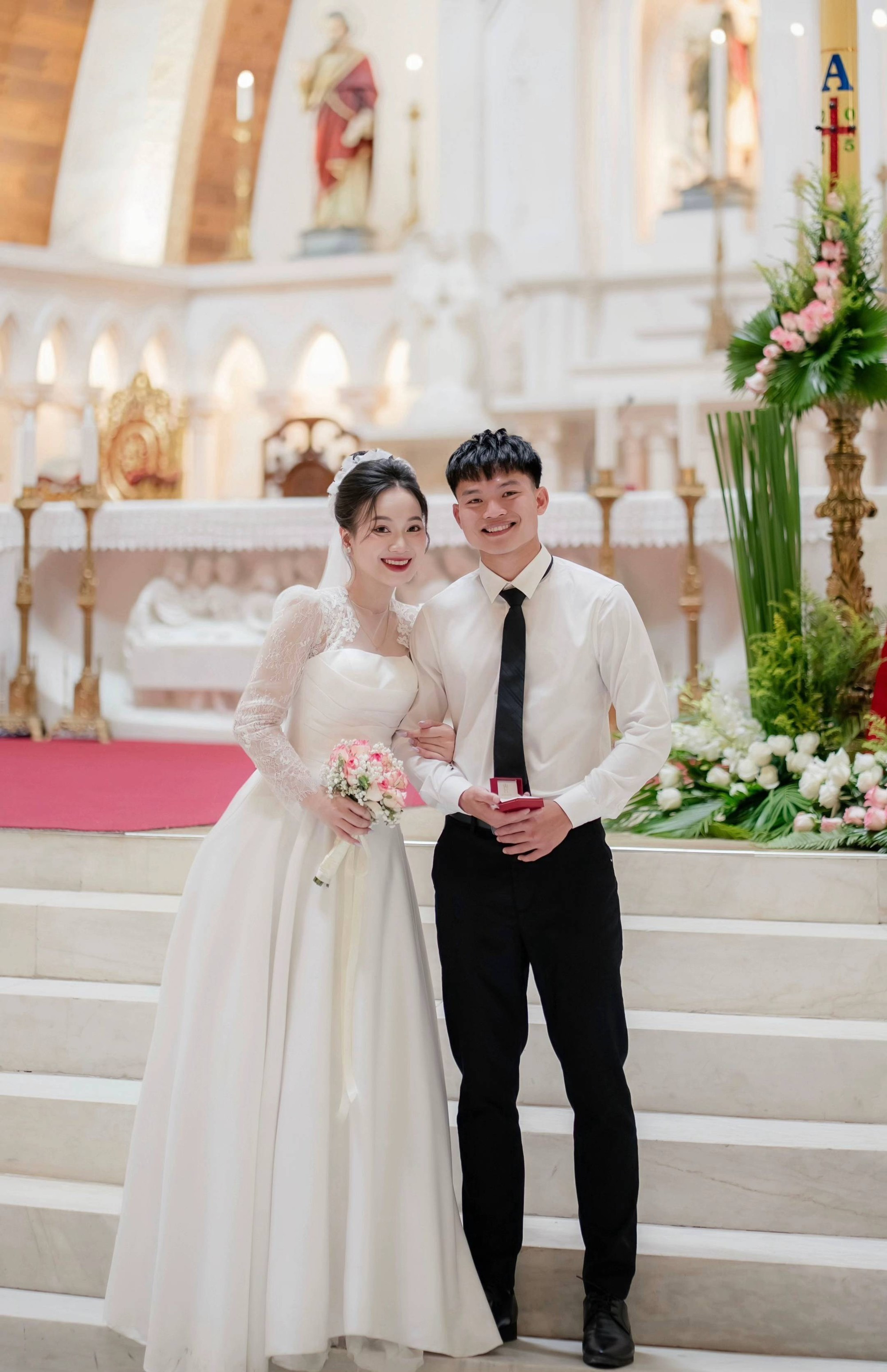 Vợ Hồ Văn Cường lộ vòng 2 lùm lùm nghi mang bầu sau 2 tháng kết hôn