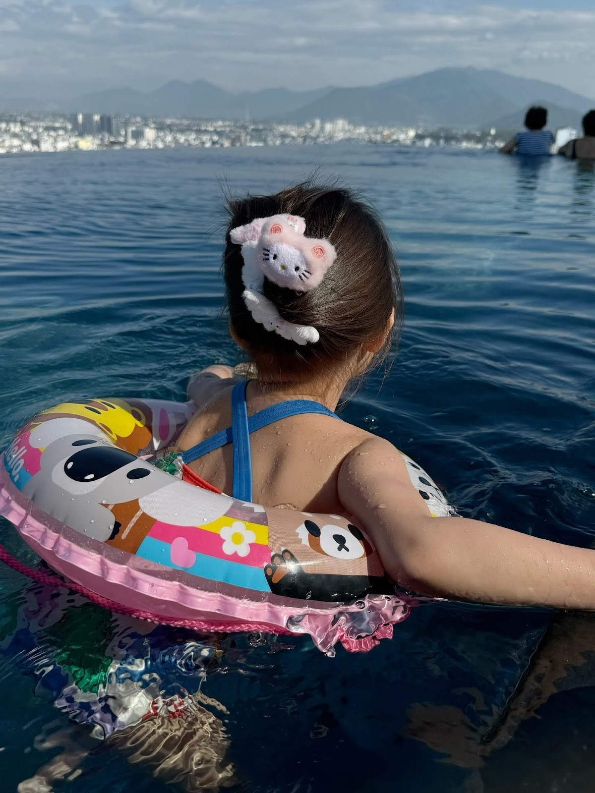 Ái nữ nhà Salim - Hải Long với thú vui mùa hè qua loạt ảnh được mẹ chia sẻ- Ảnh 4.