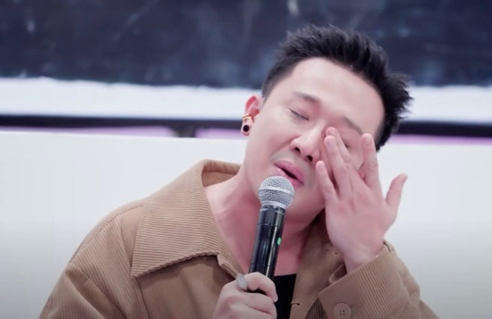 Khán giả mệt mỏi khi Trấn Thành liên tục khóc tại show 'Em xinh say hi'