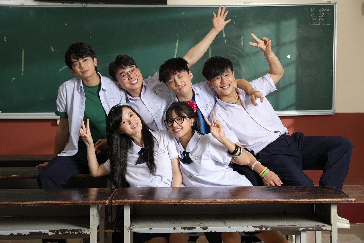 Midu gây tranh cãi khi U40 đóng vai nữ sinh 17 tuổi? - Ảnh 2.