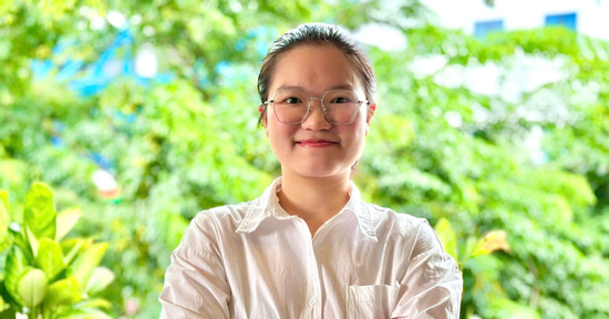Thủ khoa có tên lạ, tốt nghiệp đại học điểm gần tuyệt đối