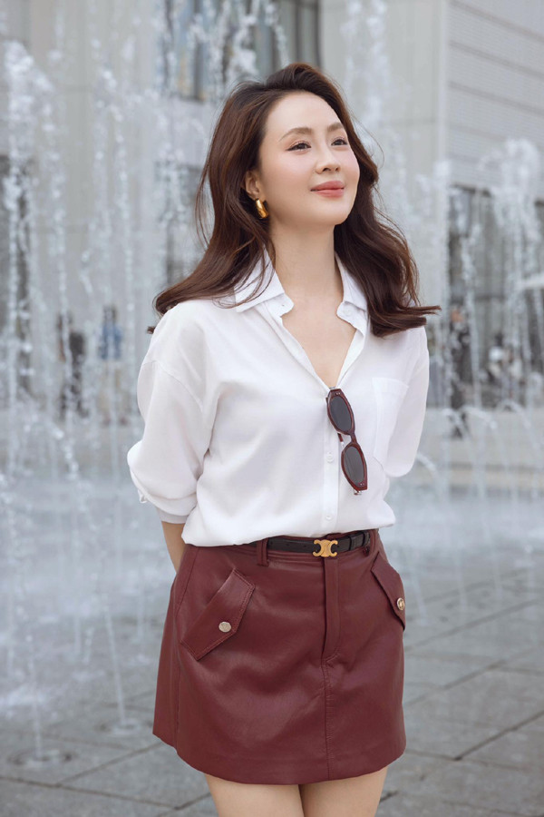 Vừa bị lộ quay lại VFC đóng phim sau một năm, Hồng Diễm khoe nhan sắc đi biển gợi cảm, ngọt ngào- Ảnh 14.