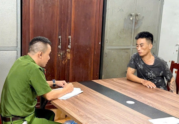 3 giờ nghẹt thở giải cứu cô gái bị thanh niên dùng dao khống chế trên taxi - Ảnh 1.