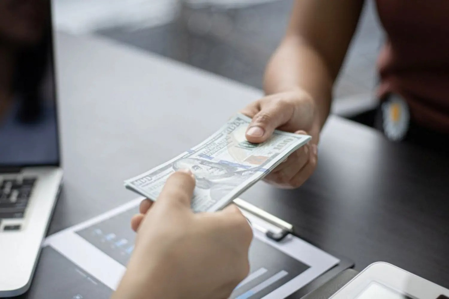 Bước ngoặt bất ngờ cuối năm 2025: Top cung hoàng đạo 'trúng số' sự nghiệp và tài chính - Ảnh 2.