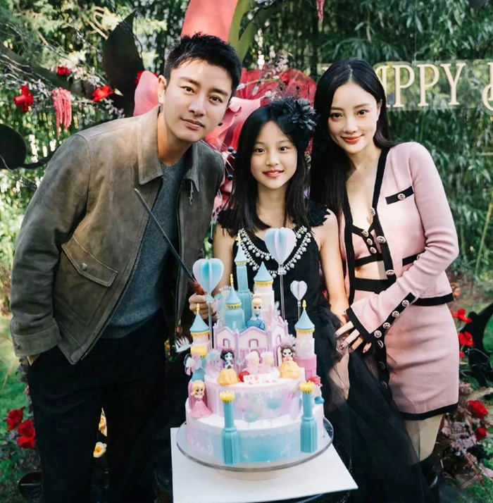 Con gái bênh vực Lý Tiểu Lộ chỉ trích Giả Nãi Lượng là người bố tồi