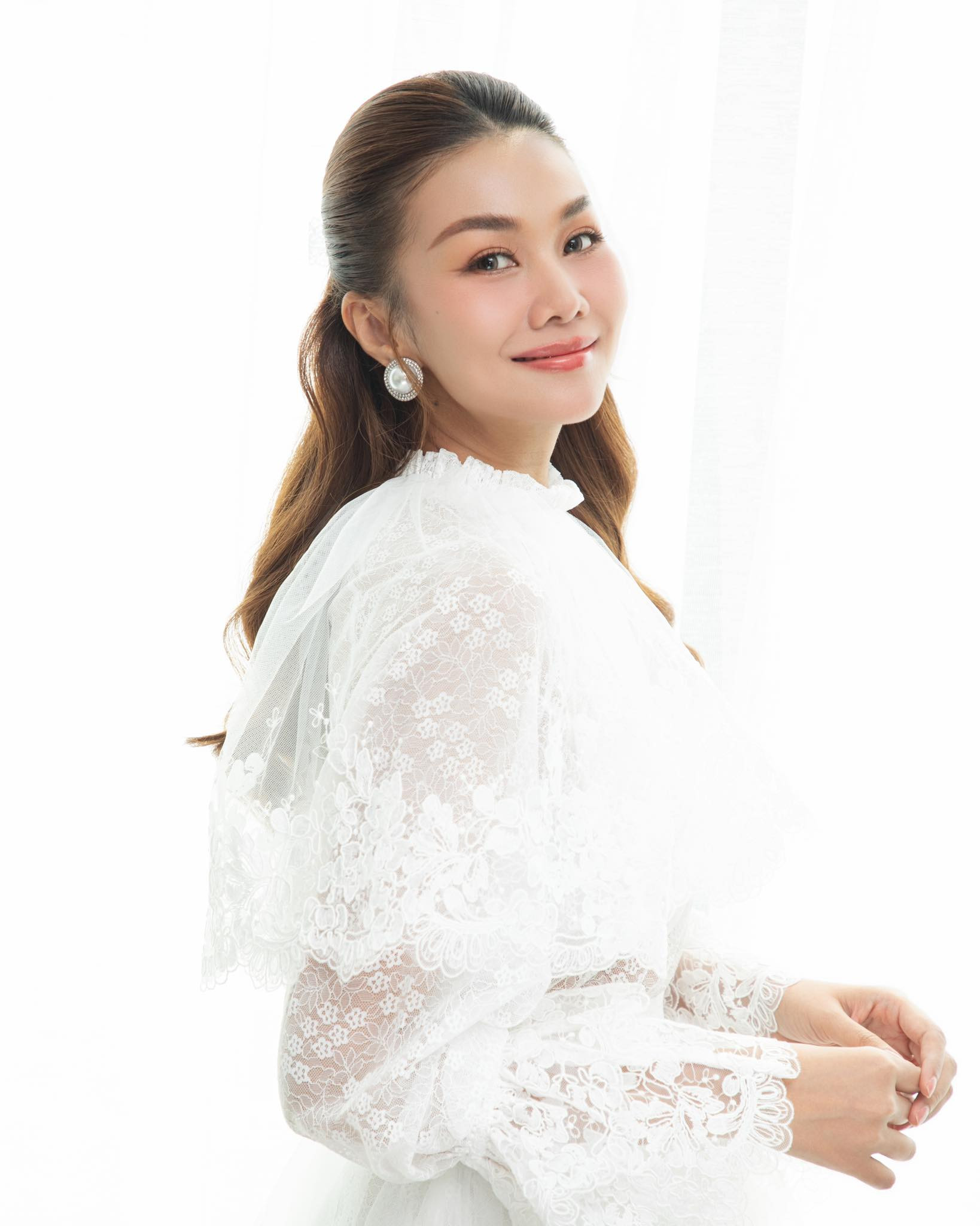 Làn da mịn màng không tuổi của hoa hậu Việt đăng quang cách đây 23 năm - Ảnh 7.