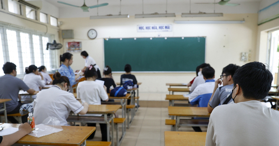 Loạt thí sinh có tổng điểm xét tuyển rất cao nhưng lại trượt tốt nghiệp năm 2025