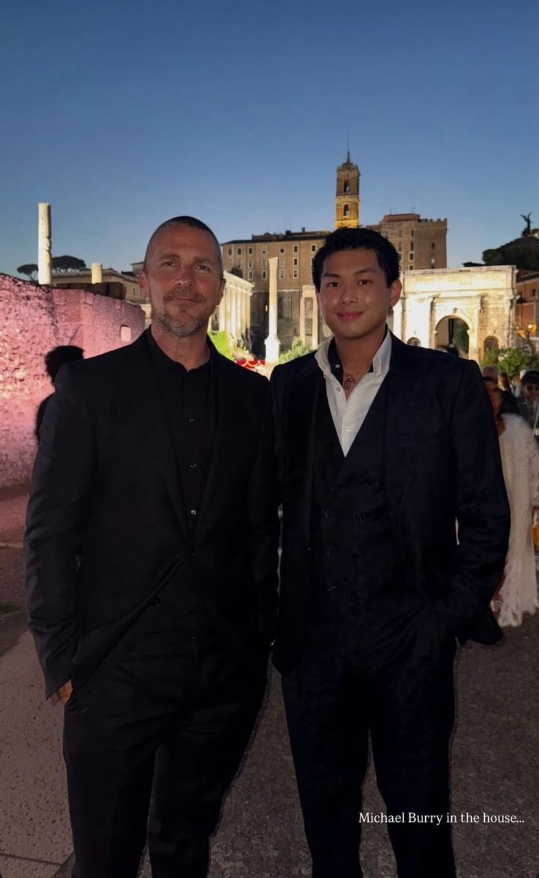 Nhận chẳng ra diện mạo hiện tại của con trai út nhà tỷ phú Johnathan Hạnh Nguyễn