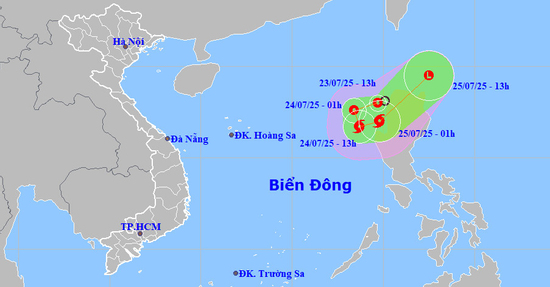 Áp thấp nhiệt đới vào Biển Đông, khả năng mạnh thành bão di chuyển bất ngờ