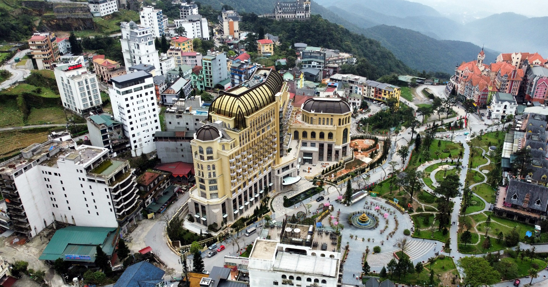 Đi chơi Tam Đảo, 2 cô gái bị cưỡng đoạt tài sản, xâm hại rồi tống tiền