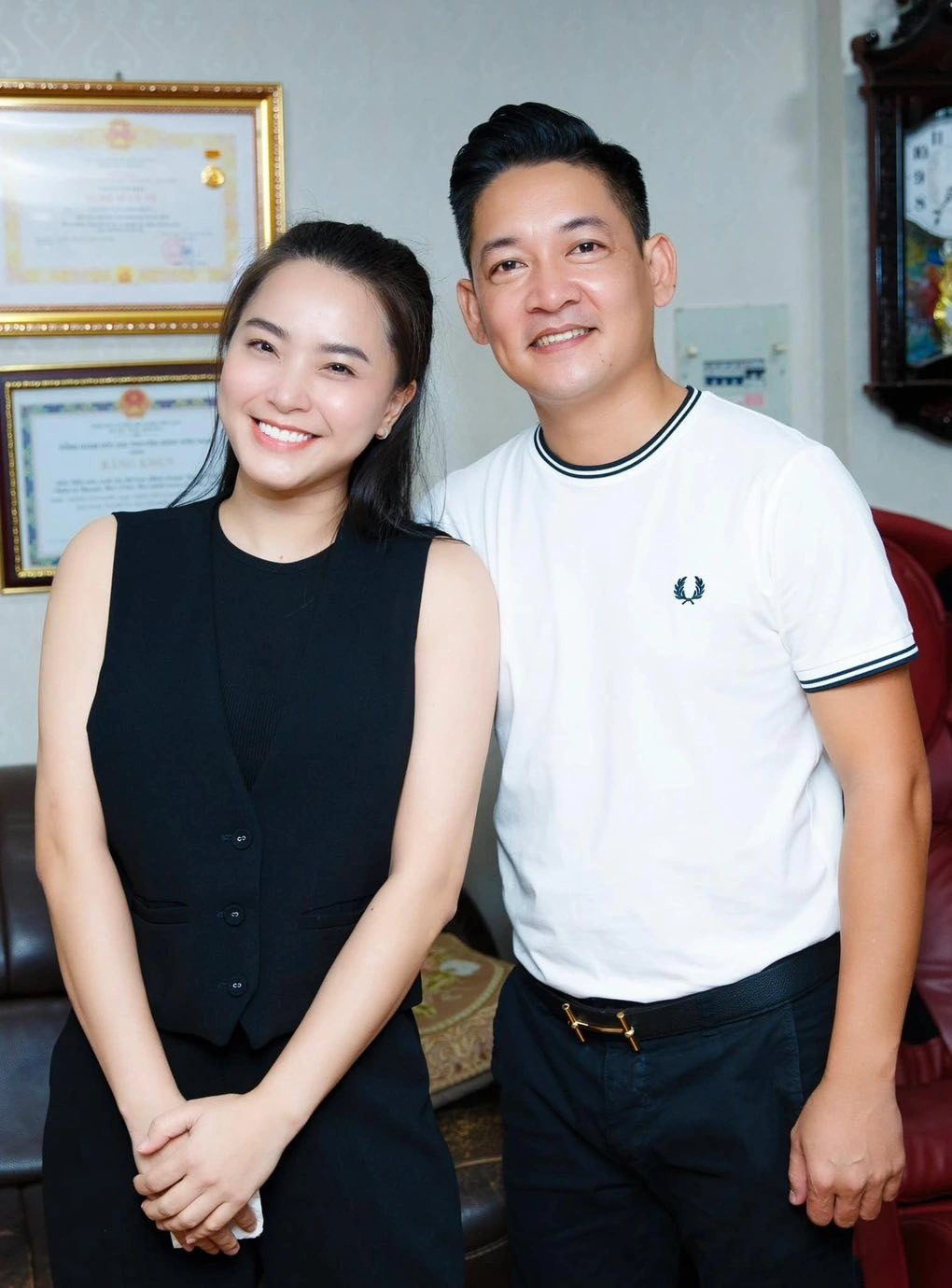 Hôn nhân bền chặt một thập kỷ của Thành Đạt Hải Băng