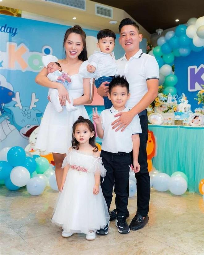 Hôn nhân bền chặt một thập kỷ của Thành Đạt Hải Băng