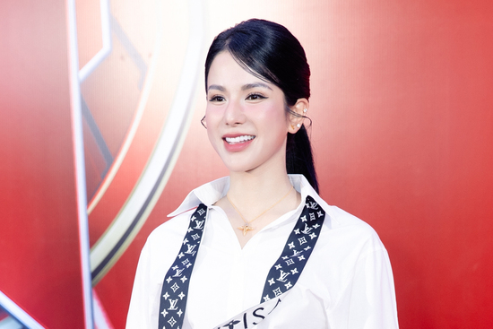 Phỏng vấn nóng Diệp Lâm Anh: 'Có thế lực ngầm nào đó tấn công tôi'