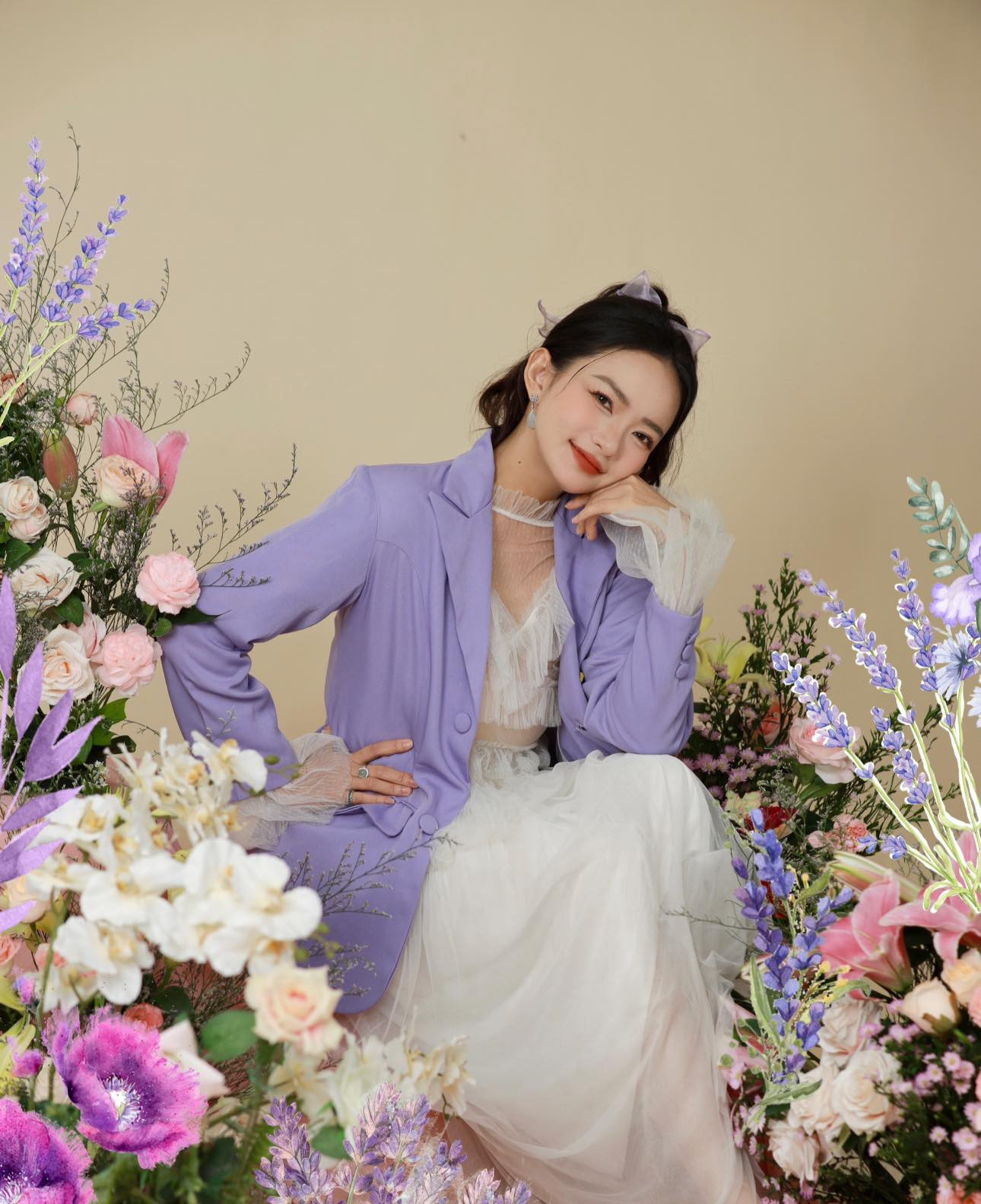 Thời trang hack dáng khó tin của Phan Như Thảo dù chạm mốc 80kg