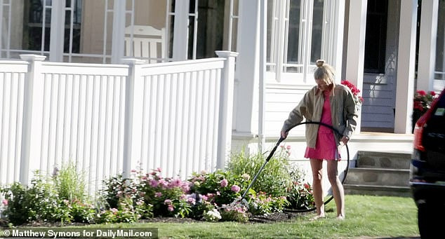 Giám đốc nhân sự Kristin Cabot lộ diện sau bê bối ngoại tình hôn nhân bất ổn với chồng tỷ phú