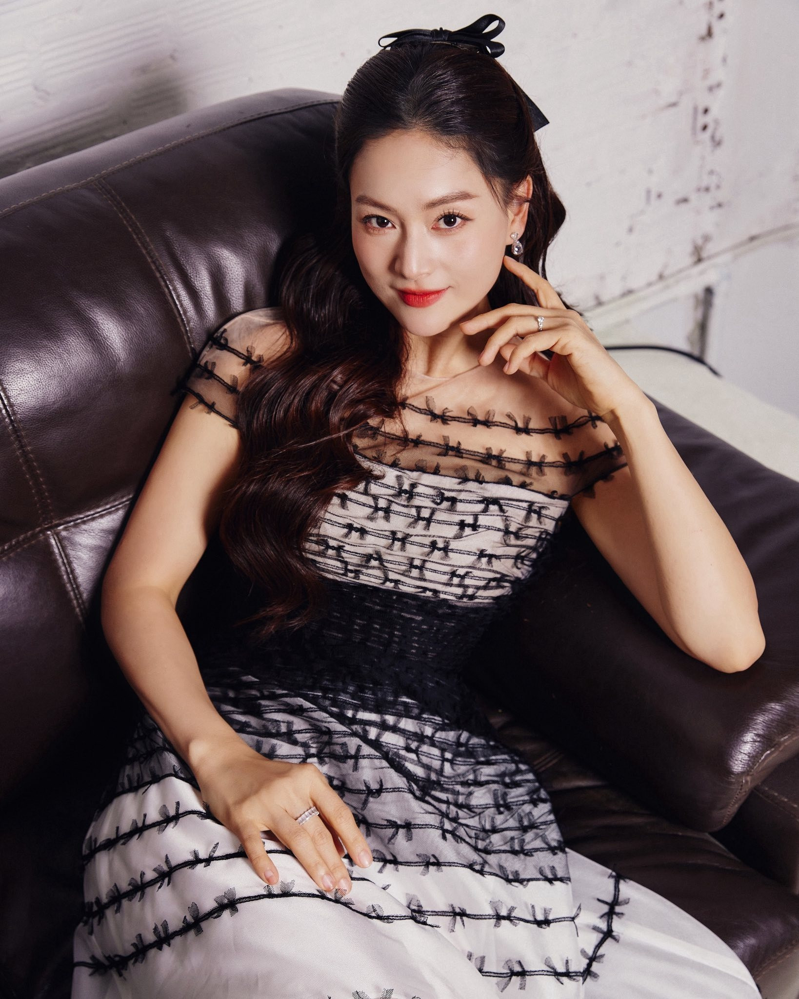 Hằng Túi khiến MXH dậy sóng khi phát ngôn căng về việc diễn viên Lan Phương ly thân chồng Tây