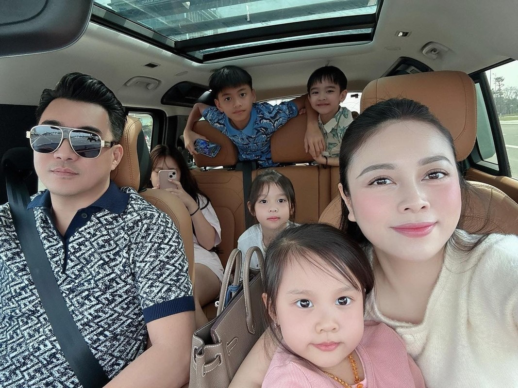 Hằng Túi khiến MXH dậy sóng khi phát ngôn căng về việc diễn viên Lan Phương ly thân chồng Tây