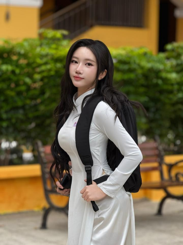 Không nhận ra em xinh Orange thời mới vào nghề khác một trời một vực hiện tại