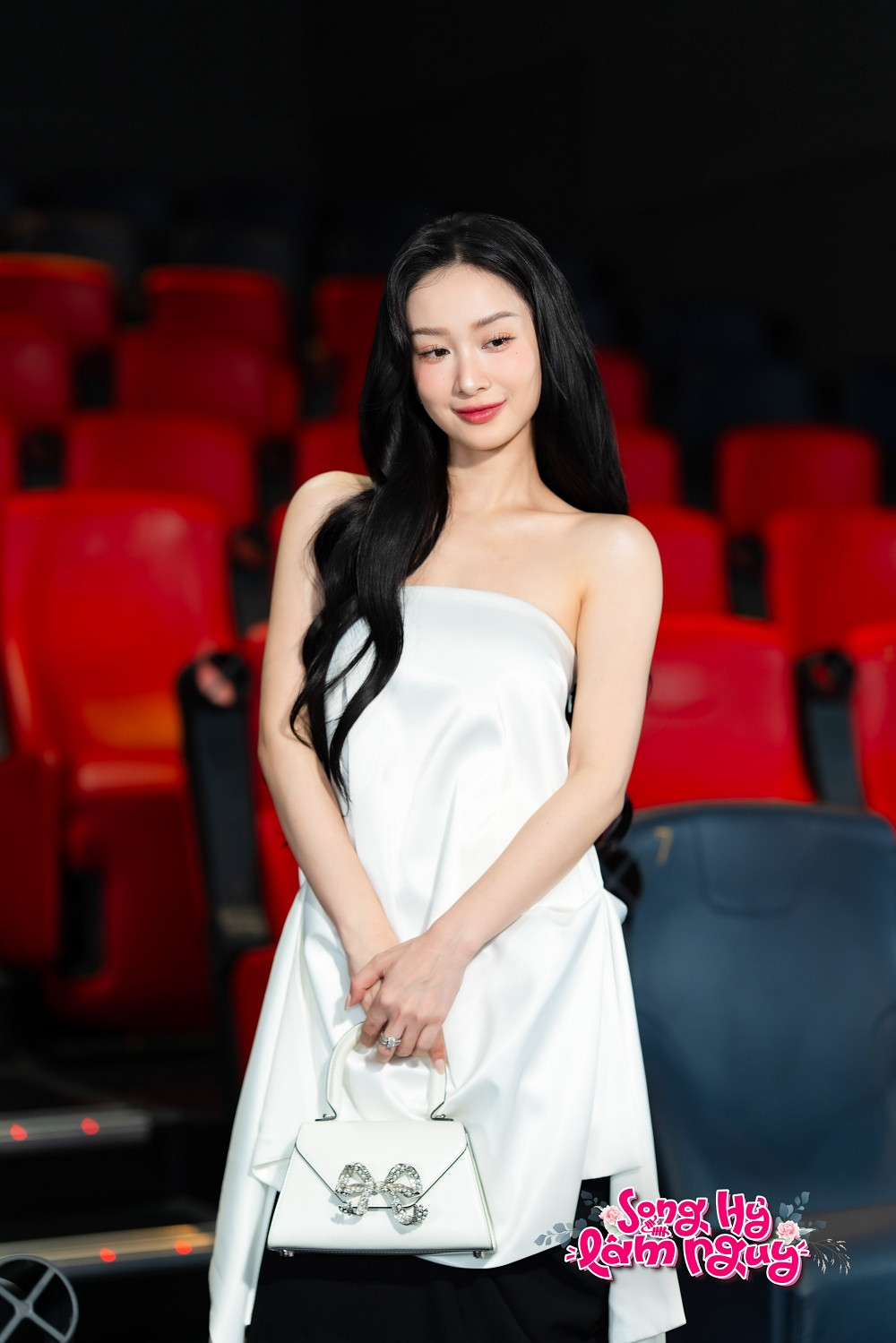 MisThy thừa nhận nhờ mối quan hệ để có vai điện ảnh đầu tay