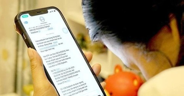 Thiếu nữ ở Hà Nội bị yêu cầu quay cảnh khỏa thân để chứng minh không giấu ma túy
