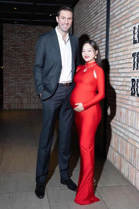 Lan Phương thẳng thắn đáp trả khi dân mạng bênh vực chồng Tây