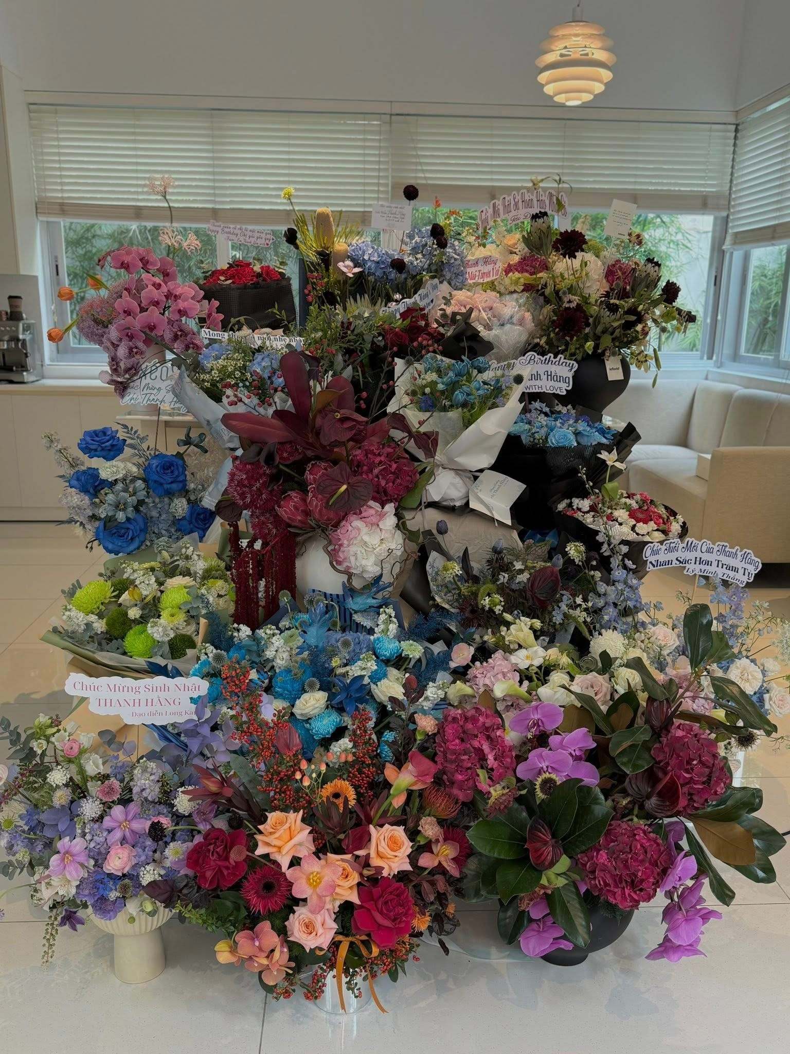 Thanh Hằng khoe ảnh tình bể bình bên ông xã