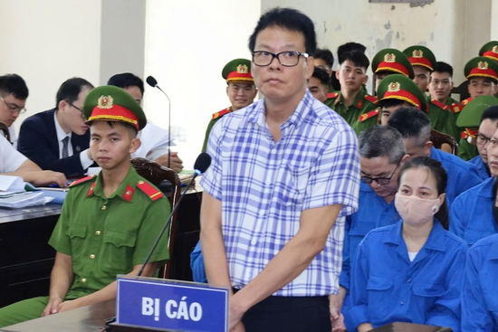 Cựu Tổng biên tập Tạp chí Môi trường và Đô thị Việt Nam bị đề nghị 13-14 năm tù