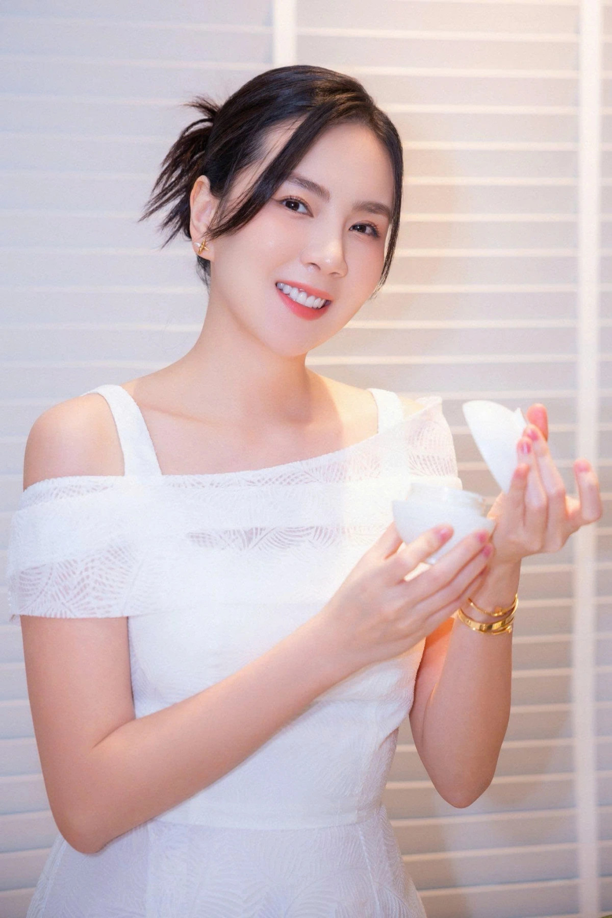 hon nhan lan 2 vien man cua mc mai ngoc hinh anh 2