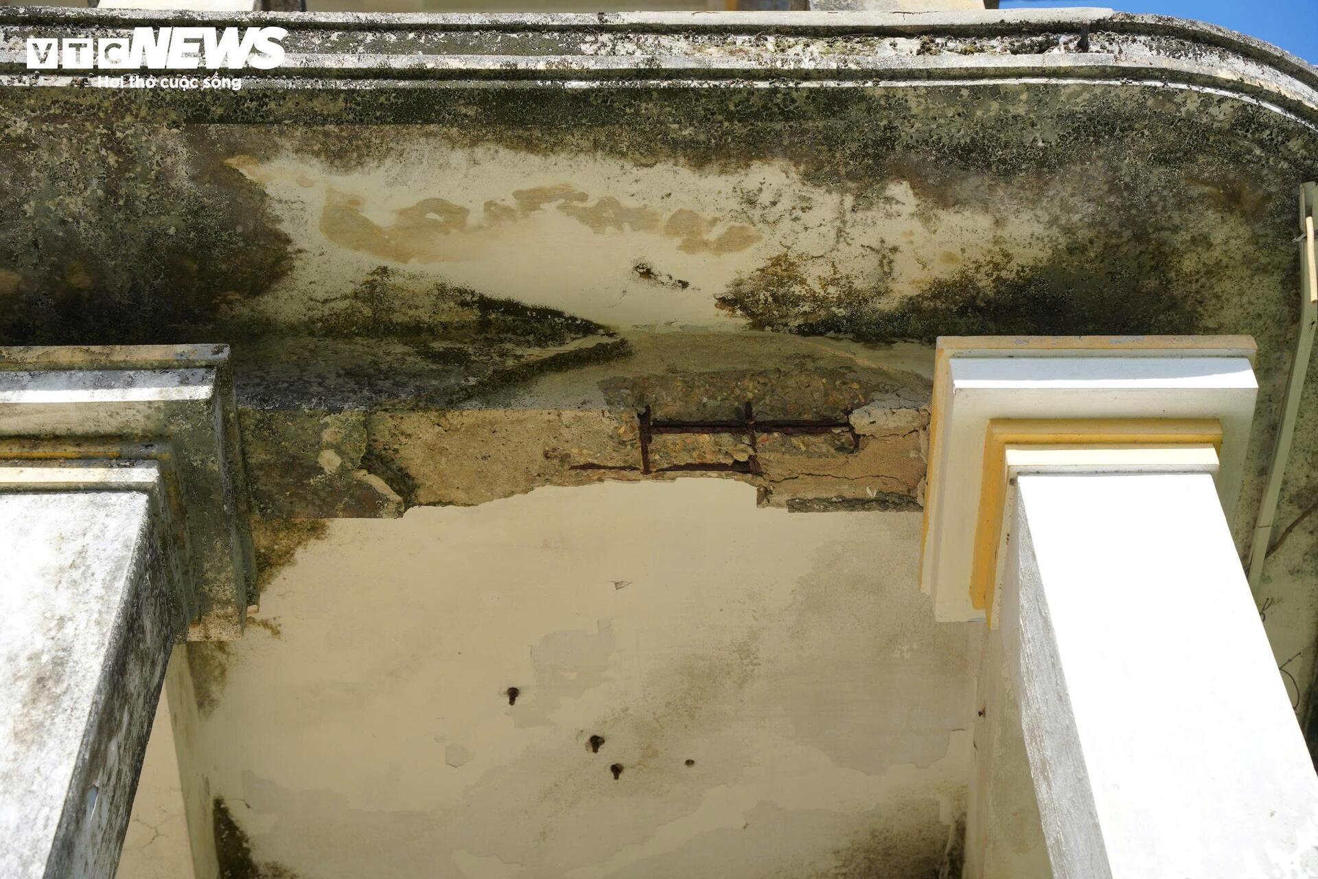 Cận cảnh căn biệt thự bị bỏ hoang của Hoàng Thái hậu triều Nguyễn - 5