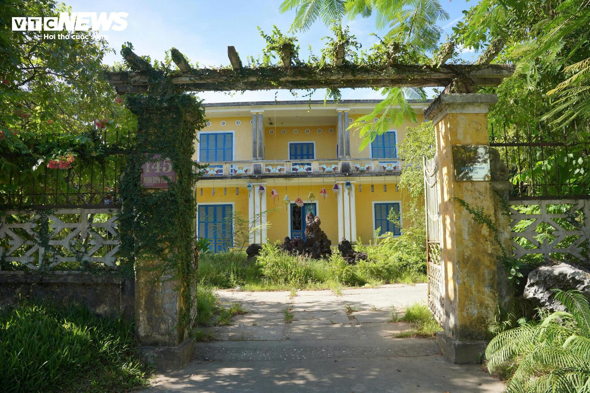 Cận cảnh căn biệt thự bị bỏ hoang của Hoàng Thái hậu triều Nguyễn - 1