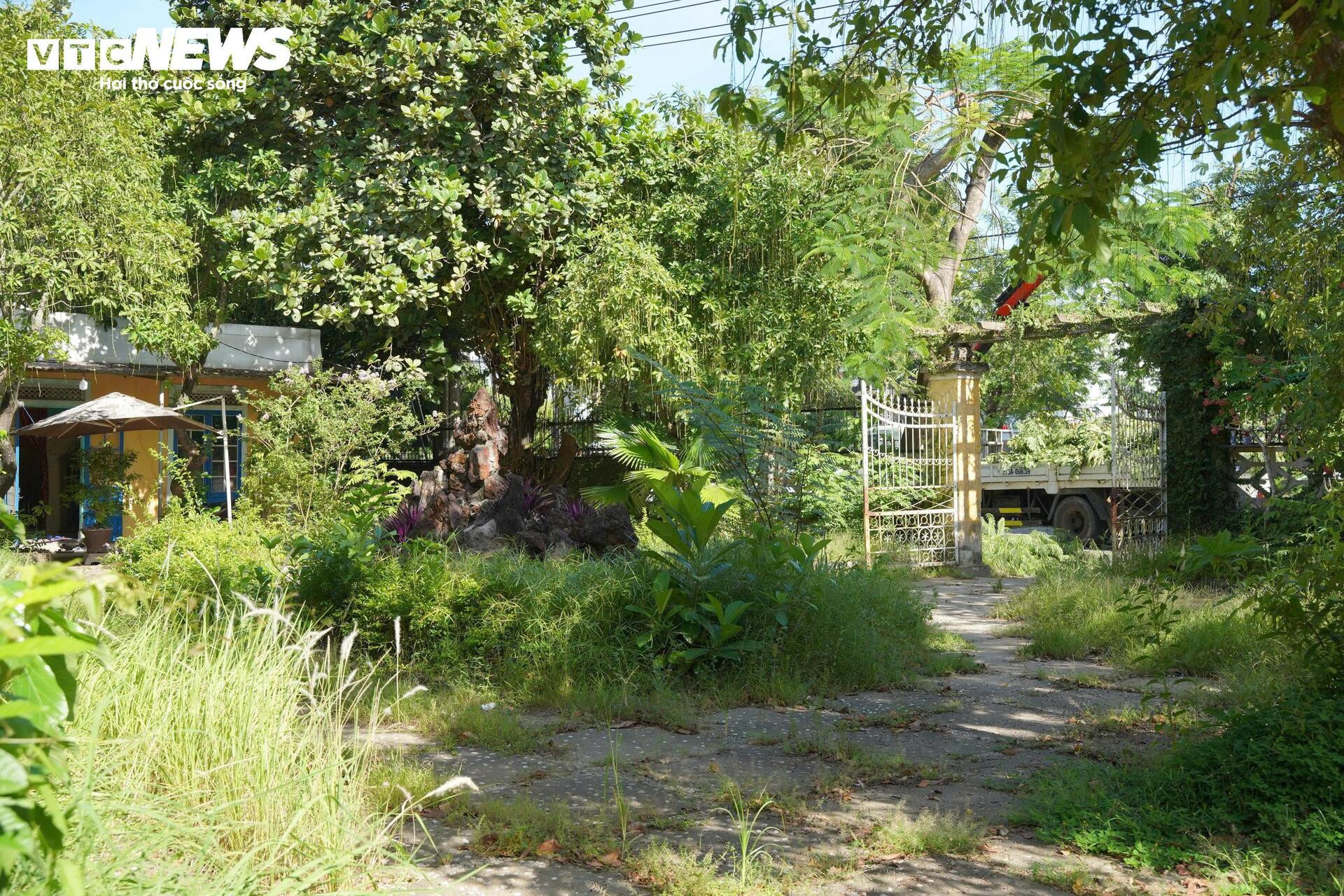 Cận cảnh căn biệt thự bị bỏ hoang của Hoàng Thái hậu triều Nguyễn - 6