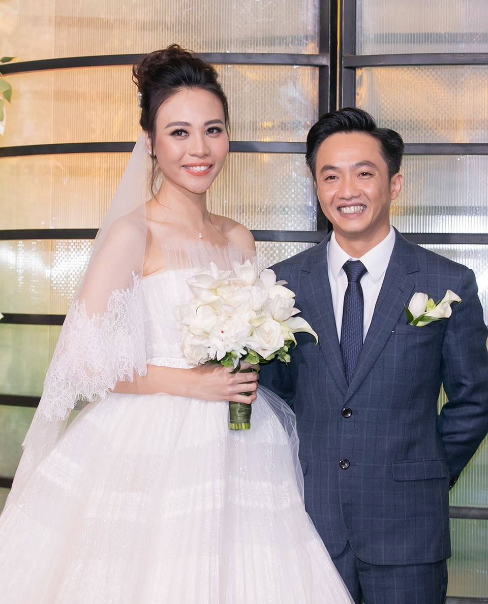 Kỷ niệm 6 năm ngày cưới đơn giản của Cường Đô La Đàm Thu Trang