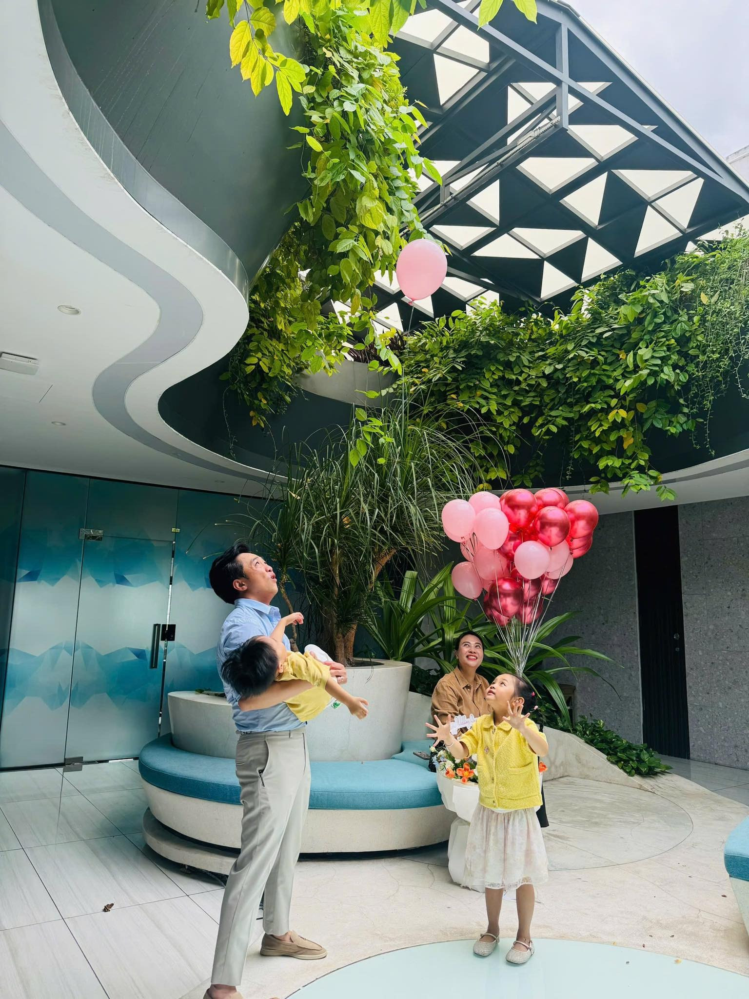 Kỷ niệm 6 năm ngày cưới đơn giản của Cường Đô La Đàm Thu Trang