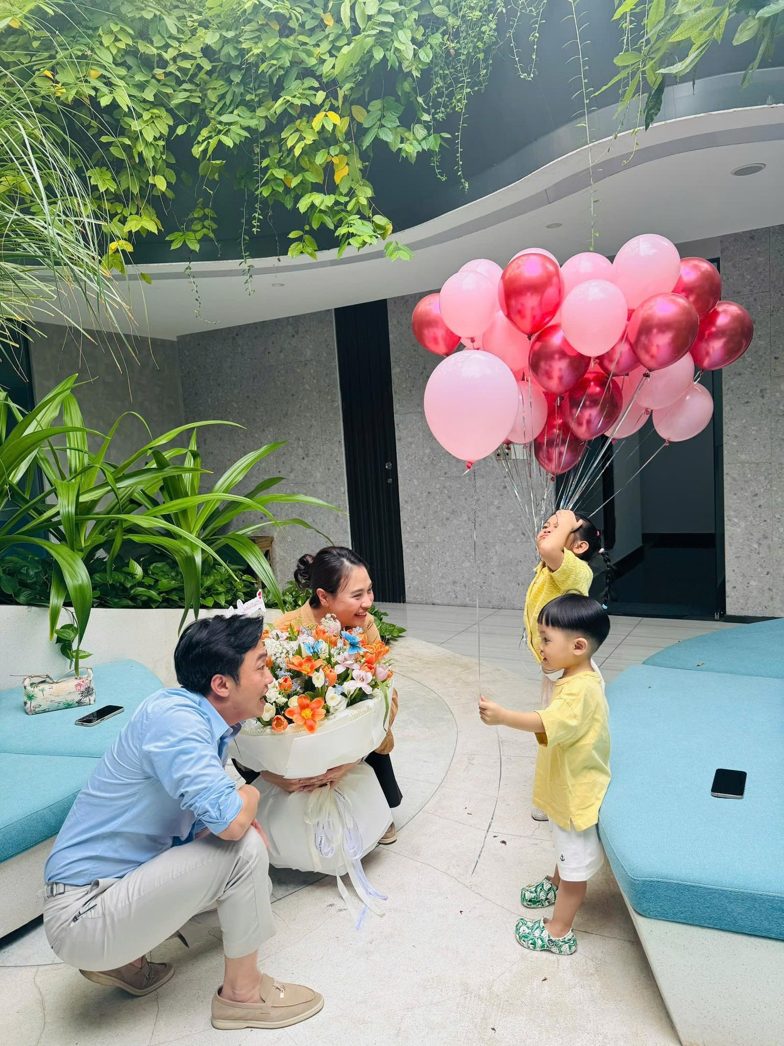 Kỷ niệm 6 năm ngày cưới đơn giản của Cường Đô La  Đàm Thu Trang