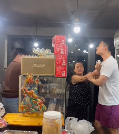 Phản hồi căng của chủ tiệm bánh bò khi diễn viên Trọng Nhân gửi đơn kiện