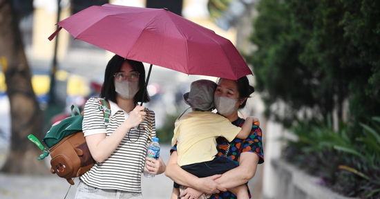 Thời tiết Hà Nội 3 ngày tới: Áp thấp phía tây mở rộng, nắng nóng oi bức