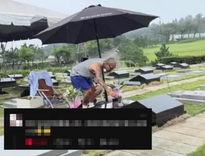 Xót xa hình ảnh chồng Hàn đến thăm mộ Từ Hy Viên mỗi ngày