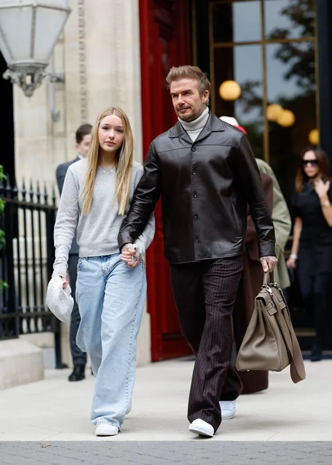 Ái nữ nhà Beckham biến hóa phong cách ở tuổi 14