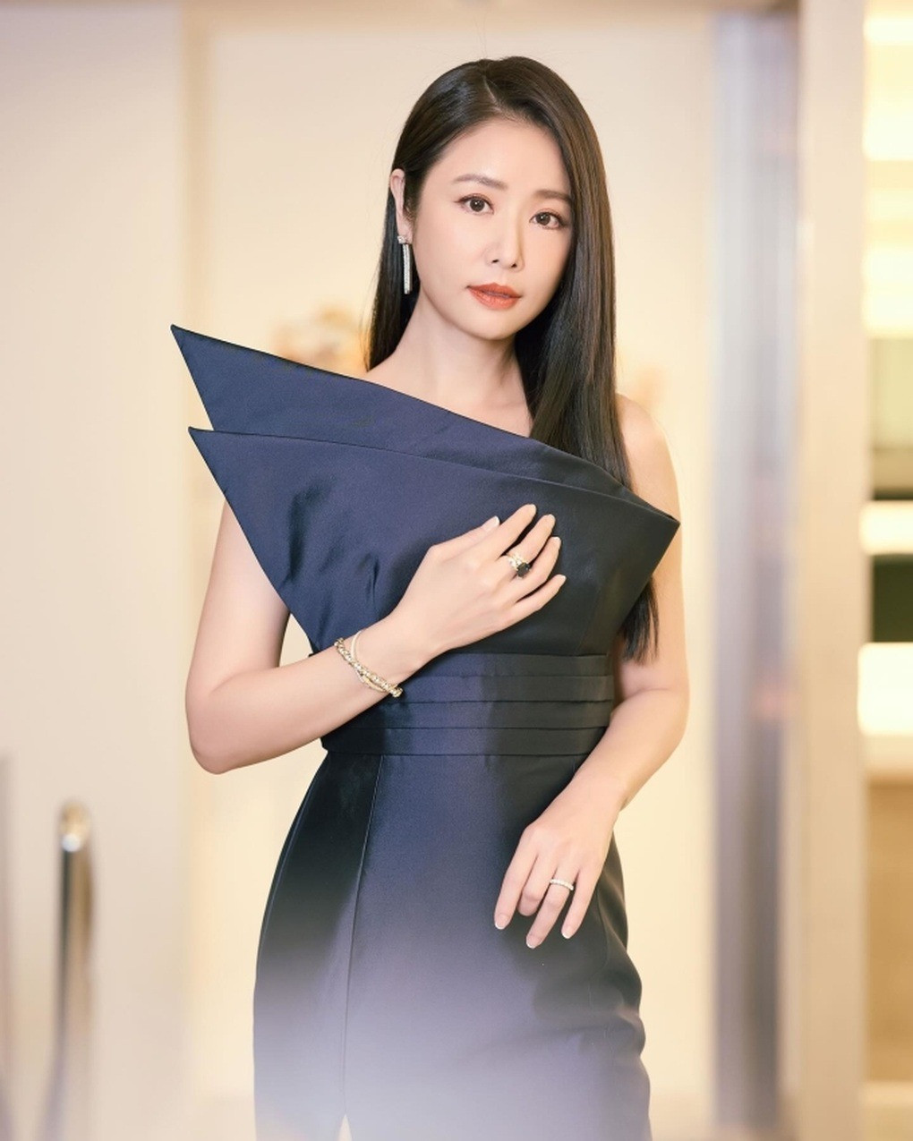 Mặt mộc của Lâm Tâm Như ở tuổi 49 gây sốt