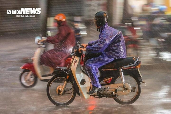 Miền Bắc sắp đón mưa giải nhiệt sau những ngày nắng nóng gay gắt