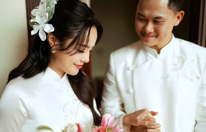 Thái Trinh mang thai với chồng thiếu gia kém 6 tuổi