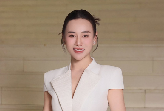 Cặp song sinh nhà Phương Oanh tròn 1 tuổi, nữ diễn viên cũng giảm cân thành công, khoe vóc dáng đẹp