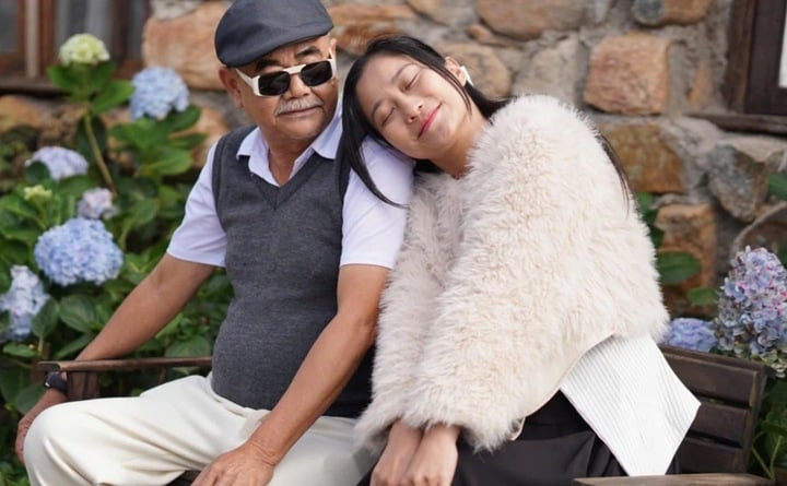 NSND Việt Anh công khai bạn gái kém 36 tuổi.