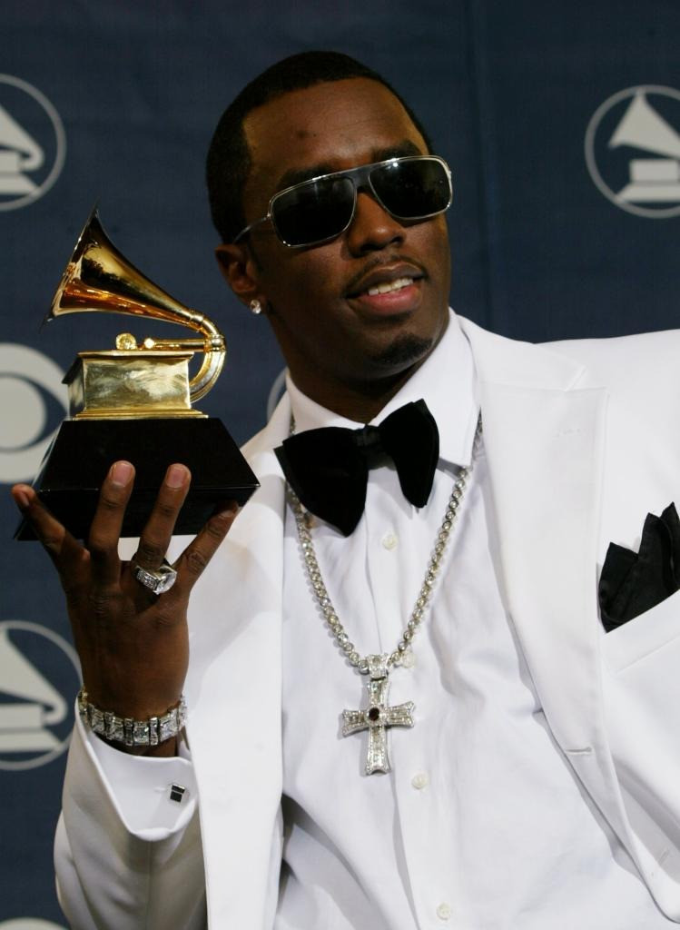 sean p diddy combs poses 1075123