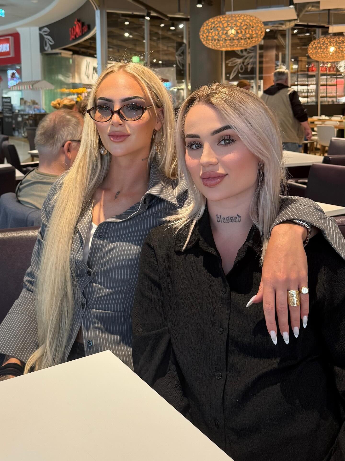 www_thesun_co_uk alisha lehmann switzerland arrives stadium 1007107658 (1).jpg