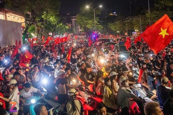 Báo Trung Quốc ngỡ ngàng với cảnh tượng xuất hiện sau chức vô địch của U23 Việt Nam