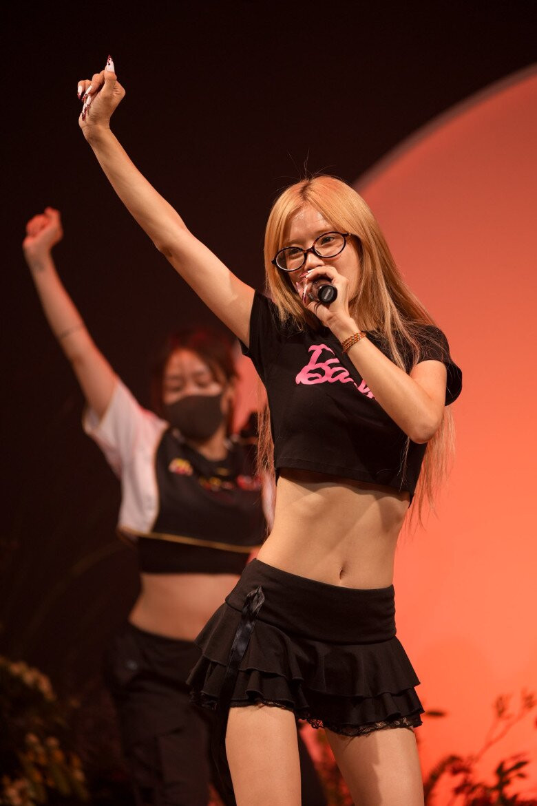 Chị đẹp Vbiz cân vội được 39kg gầy trơ xương nay tăng hẳn 10kg khiến cả showbiz vào chúc mừng