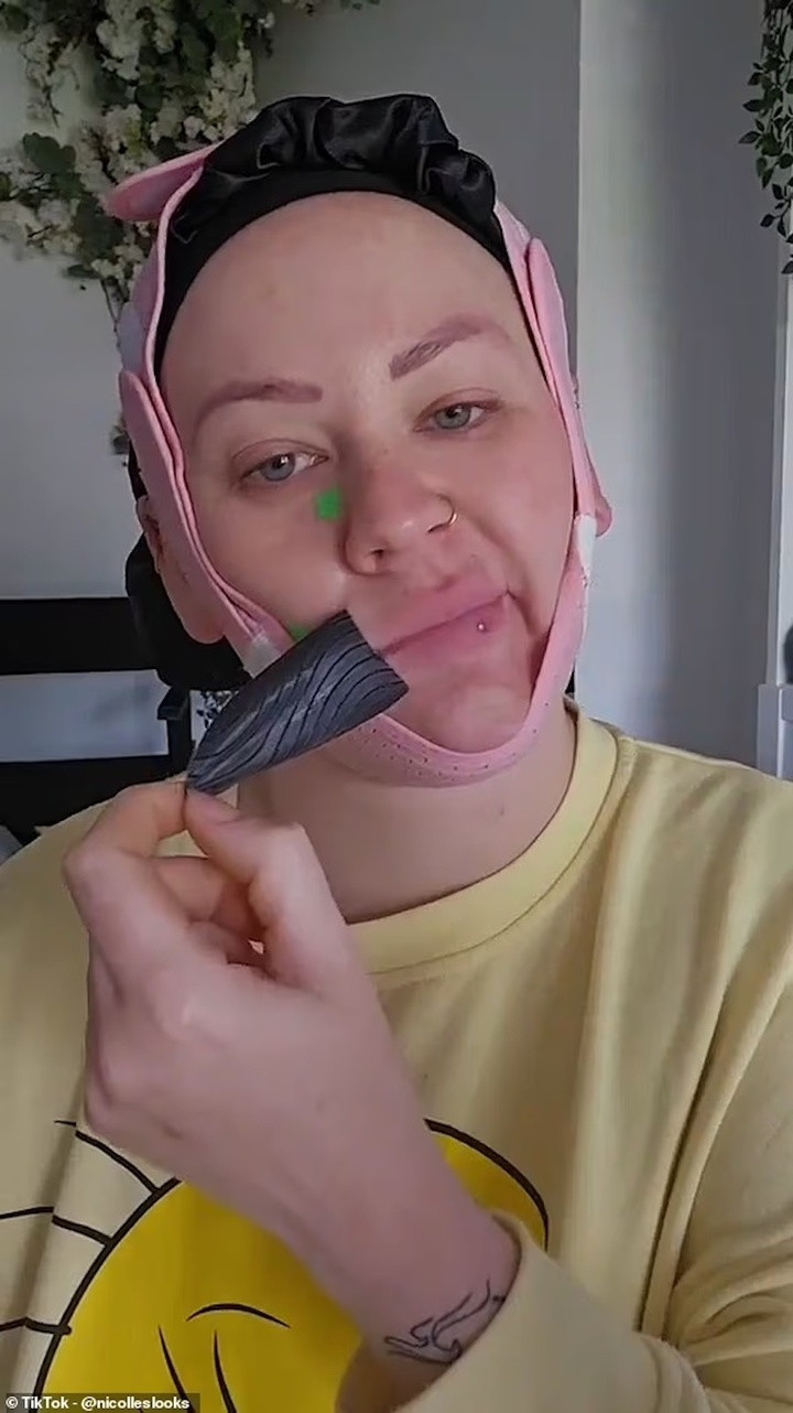 Chuyên gia báo nguy về kiểu làm đẹp cực đoan, hành xác của gen Z - 6