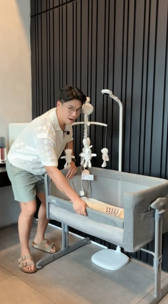 Vợ chồng Huy Trần đầu tư khủng phải bán cả xe để dành chi phí đón con gái đầu lòng